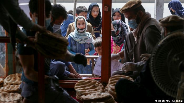 Afghanistan: People struggle to make ends meet amid economic turmoil